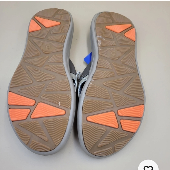 Realtree Aspect Tan and Gray Footwear - Picture 2 of 5